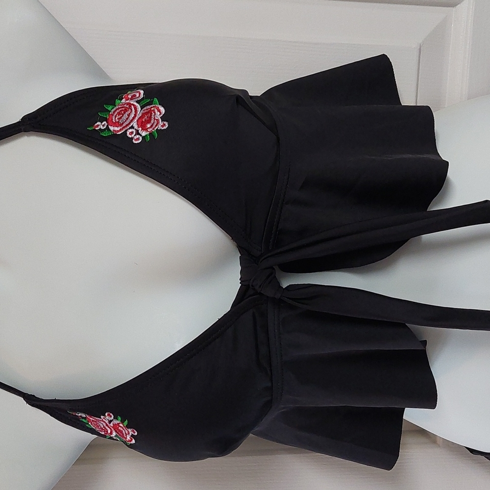 Embroidered Ruffle Bikini - Picture 3 of 9